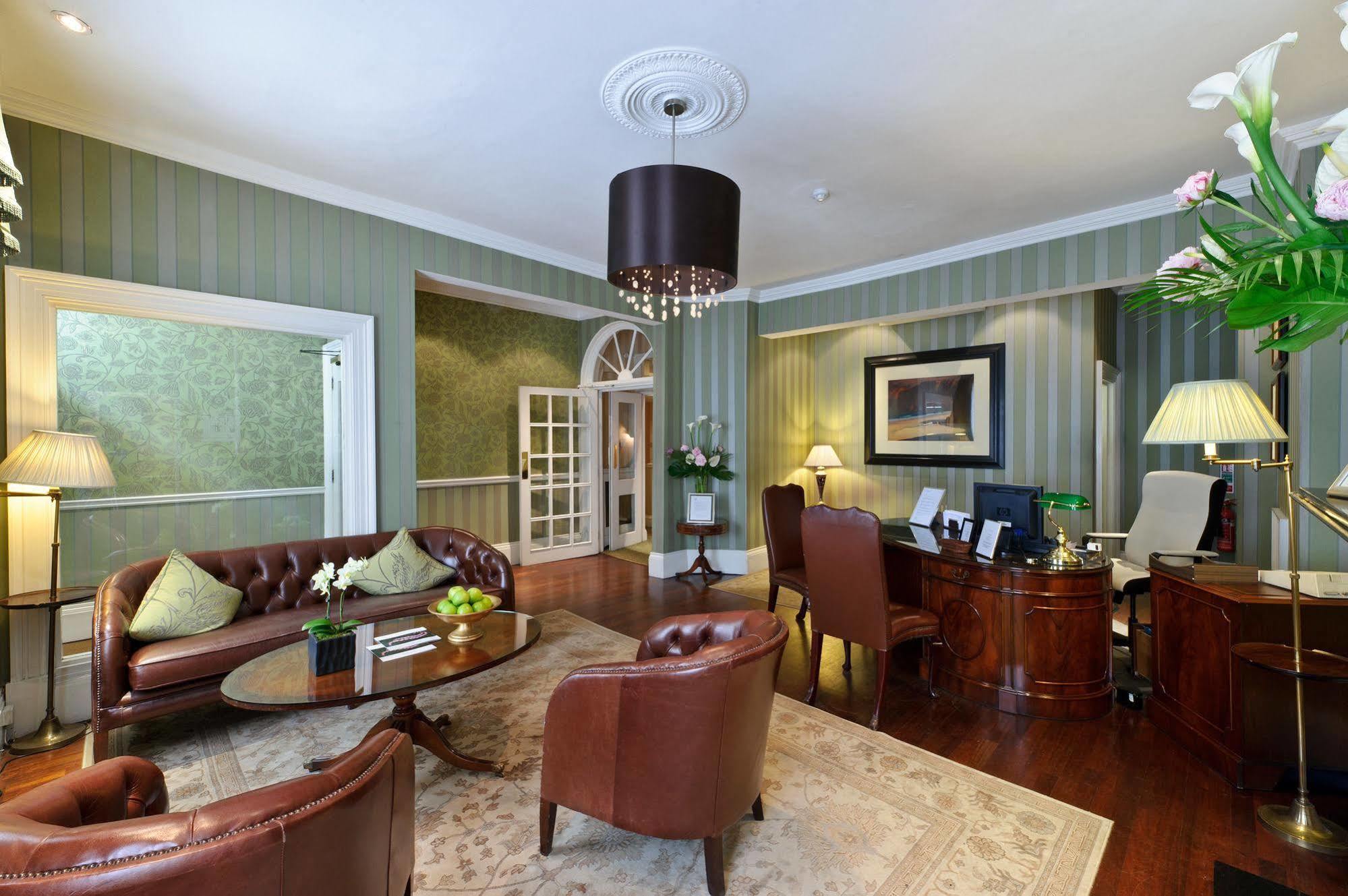 The Academy - Small Luxury Hotels Of The World Londýn Exteriér fotografie The interior of a typical office at the London office of the law firm