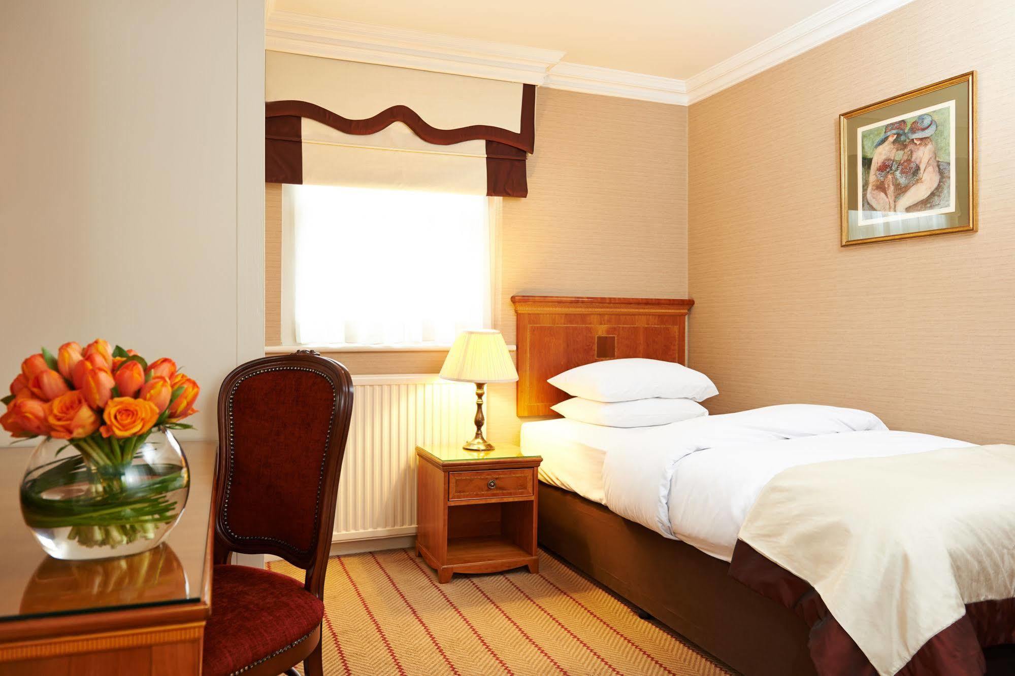 The Academy - Small Luxury Hotels Of The World Londýn Exteriér fotografie A single room