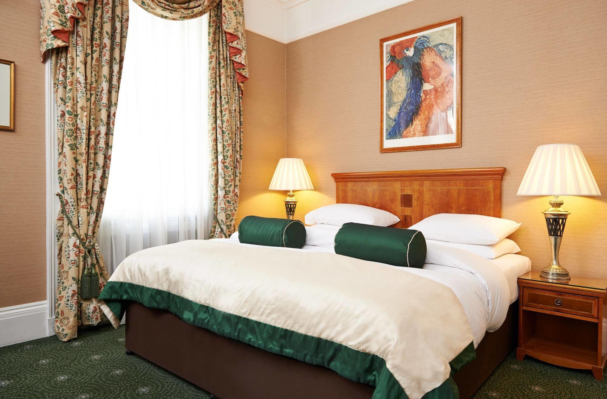 The Academy - Small Luxury Hotels Of The World Londýn Exteriér fotografie A bedroom at the hotel
